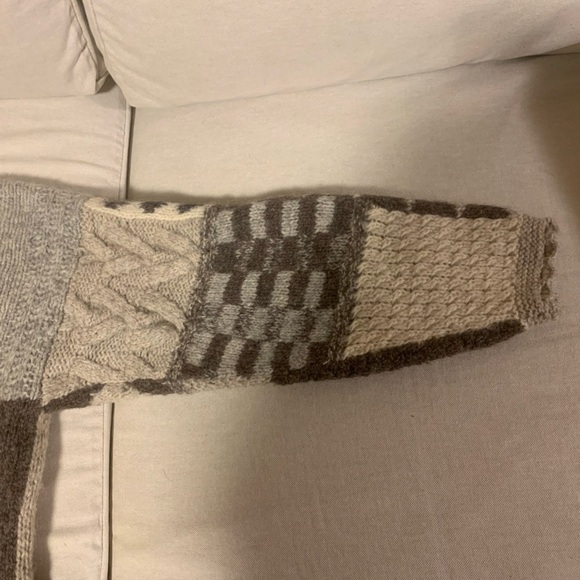 Weekend Edition sweater - Picture 2 of 6